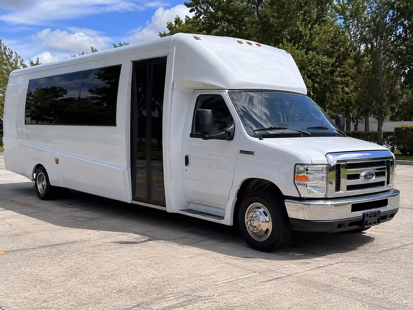 Birmingham Birthday, Sweet 16, & Quinceañera Transportation party bus interior